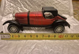Coche miniatura rojo H.W.05