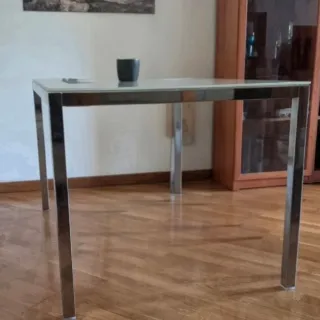 Mesa IKEA TORSBY + 4 sillas de diseño