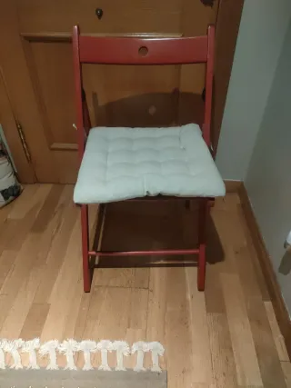 URGE!! 4 Sillas de comedor