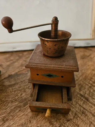 2 Molinillos de café vintage, pequeños