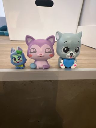 Figuras de animales de juguete