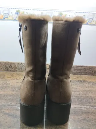 Stivali alti alla caviglia con pelle interna