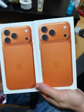 2x iPhone 17 Pro Max Naranja