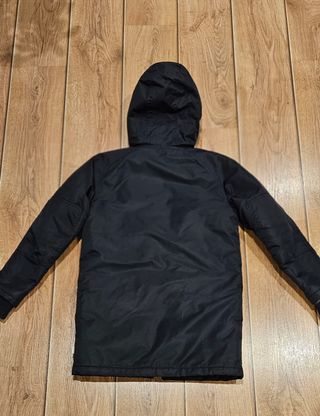 Abrigo Vans negro con botones