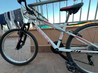 Bicicleta Infantil B-PRO Blanca