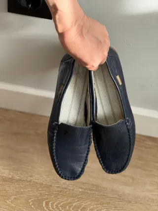 Zapatillas náuticas azul marino en cuero