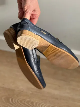 Zapatillas náuticas azul marino en cuero