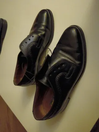 Zapatos de cuero Emidio Tucci negros