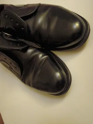 Zapatos de cuero Emidio Tucci negros