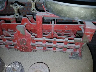 BALANZA DE PICO PATO 10 KL. COLOR ROJO NUEVA.