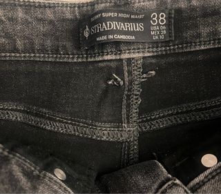 Pantalón vaquero oscuro