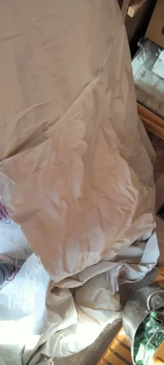 Carpa Extensible hierro Negro y tela blanca.