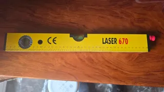 Nivel laser burbuja amarillo