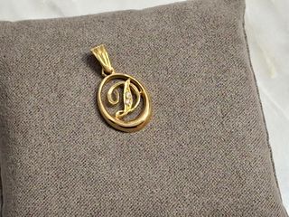 Colgante Oro 18k. Inicial letra D. NUEVO.