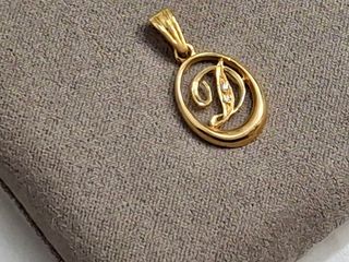 Colgante Oro 18k. Inicial letra D. NUEVO.