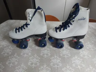 Patines bota de piel blancos 4 ruedas talla 35