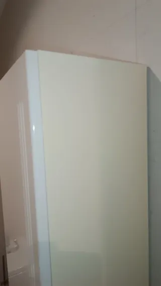 Armario de baño blanco