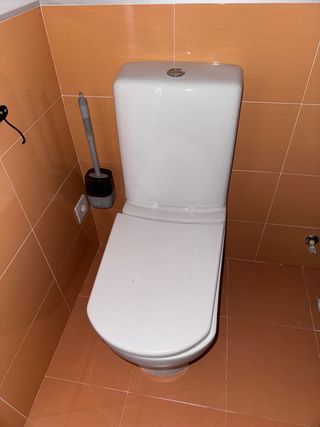 Mueble baño cerámica y plástico