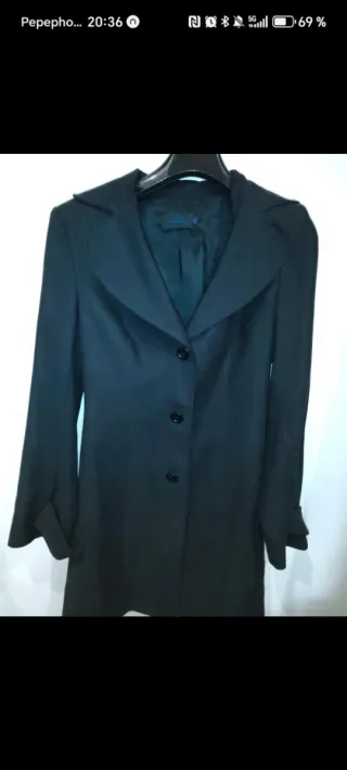 Abrigo negro elegante