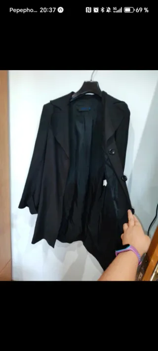 Abrigo negro elegante