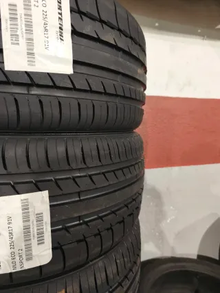 Pneumatici 225/45/17 40€ NUOVI