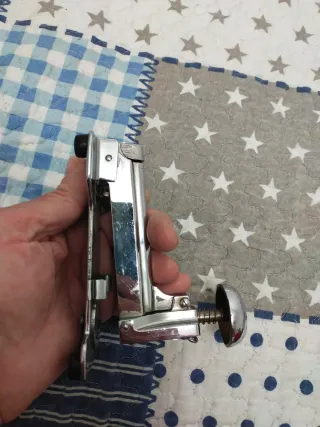 Grapadora de papel metálica