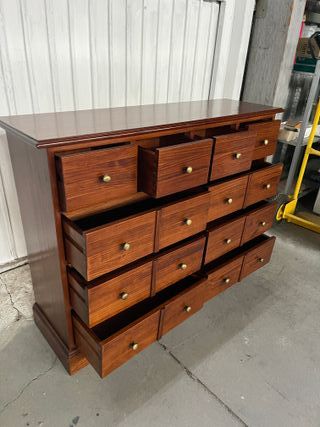 Cómoda de madera maciza nueva