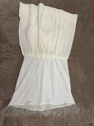 Vestido de punto crema  con tul