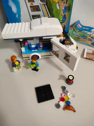 LEGO City Caravana de Vacaciones 60283