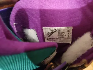 Patines en línea morados y negros