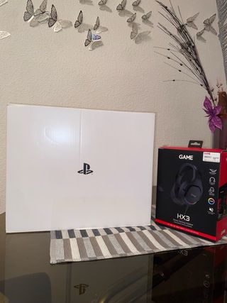 PS4 Pro + 2 controller + Cuffie da gioco GAME + grilletti