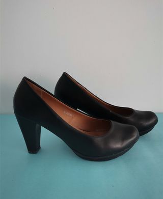 Zapatos de tacón negros cómodos