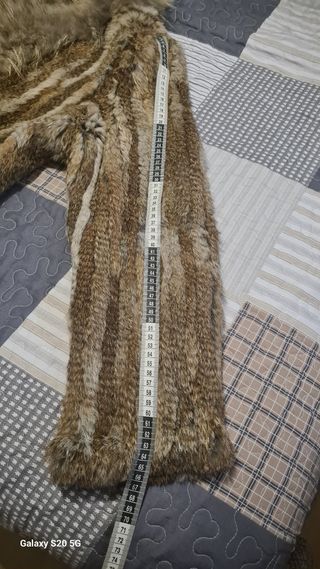 Abrigo  de piel  de.conejo y cuello de zorro