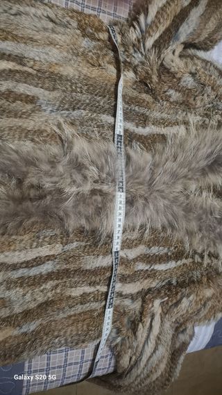 Abrigo  de piel  de.conejo y cuello de zorro