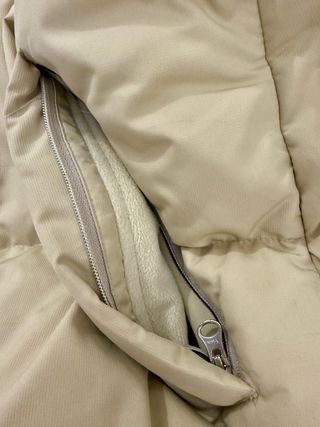 Abrigo de plumas Nike con capucha Talla 44-46