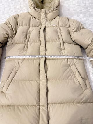 Abrigo de plumas Nike con capucha Talla 44-46