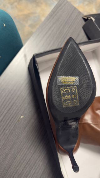 Stivali alti con tacco sottile marroni da donna