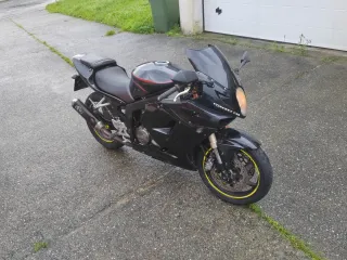 Hyosung 250 gtr Moto deportiva negra