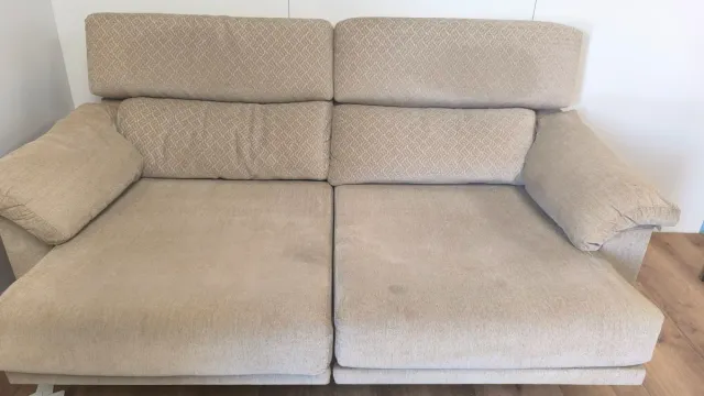 SOFÁ TRES PLAZAS SE ABRE Y CABECEROS RECLINABLES