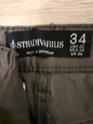 Pantalón Stradivarius gris talla 34 sin usar