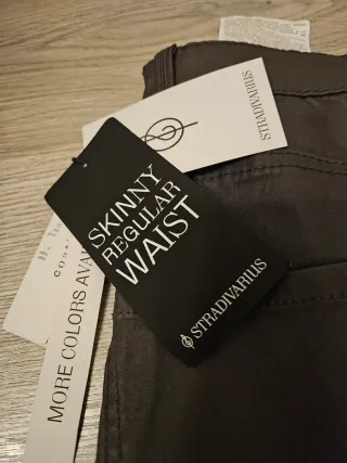 Pantalón Stradivarius gris talla 34 sin usar