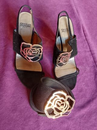 Sandalias Charles Jourdan Negras y Doradas