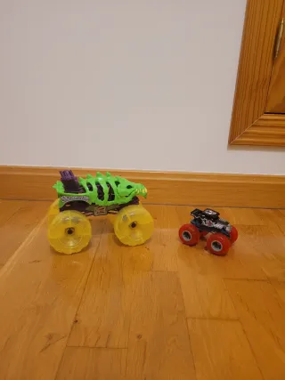 Hot Wheels Monster Trucks Power Smashers