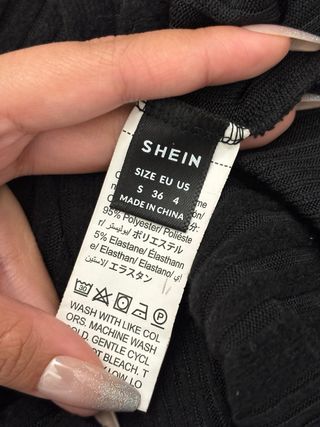 Top negro Shein escote talla S