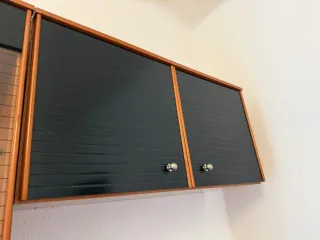 Vitrina de pared con estantes de cristal – 2 módul