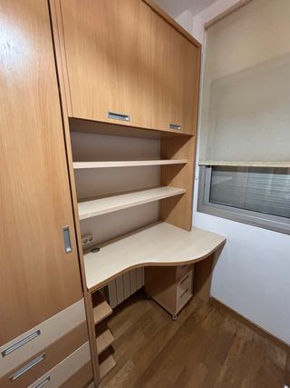 Habitación juvenil litera abatible y escritorio