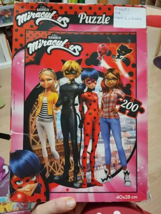 Puzzles infantiles de diferentes tipos.