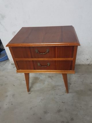 Mesita de noche vintage de madera