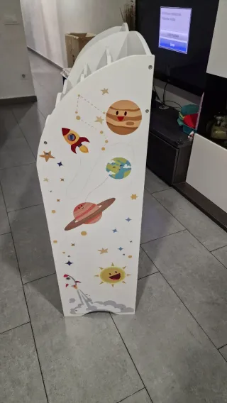 Armario infantil de madera y plástico