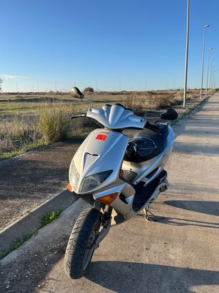 Peugeot Speedfight Plata (precio negociable)